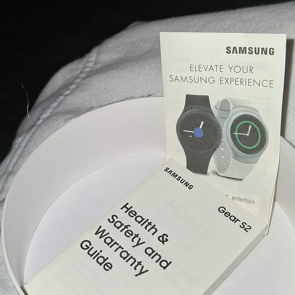 Samsung Gear 2 Watch All Details In Pic Comes With What Is Pictured.